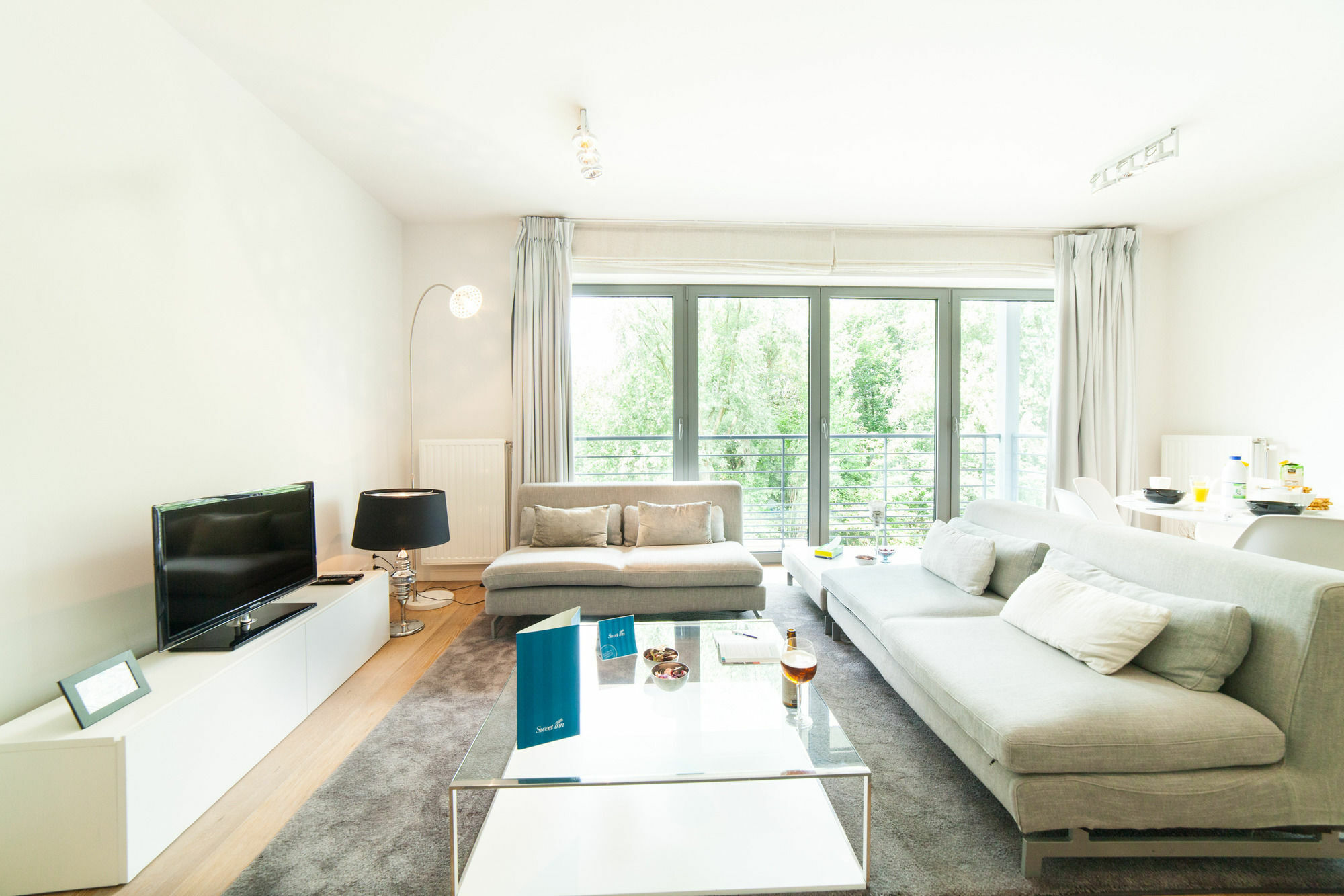 Sweet Inn Apartments - Germoir Брюссель Екстер'єр фото